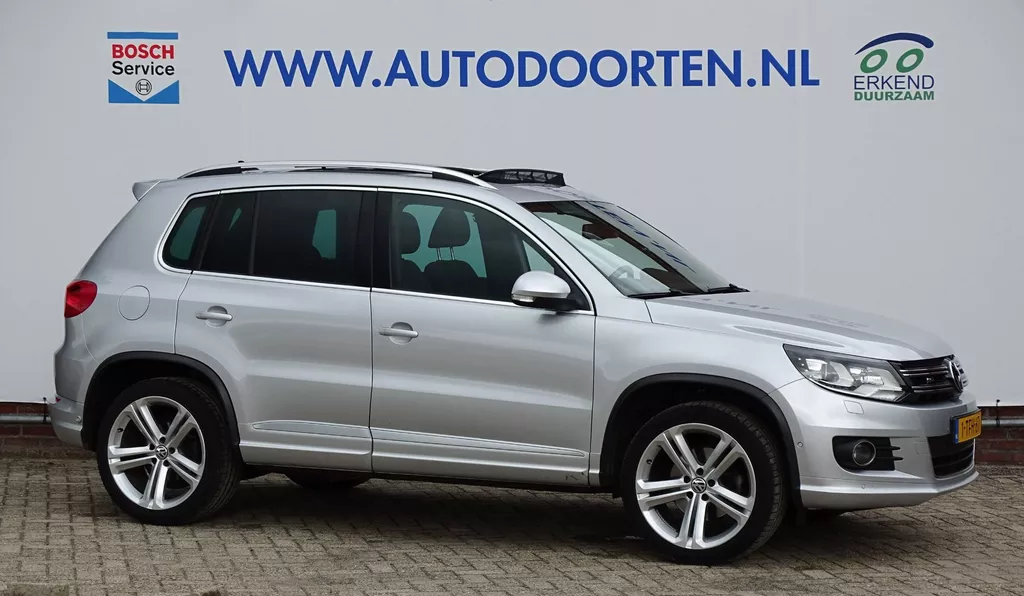 Volkswagen Tiguan 1.4 TSI R-Line Edition|Pano|Trekhaak|Navi|Keurig!