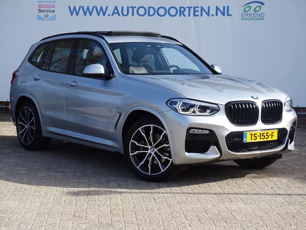 BMW X3 XDrive20i High Executive|PANO|TREKHAAK|CAM|H&K|