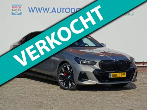 BMW 5-serie 530e|4wiel Besturing|Bowers&Wilkins|Stoelkoeling|21"