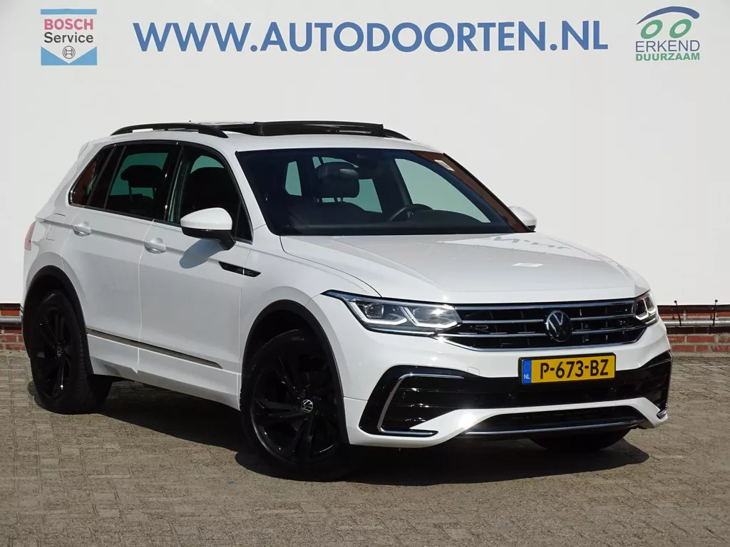 Volkswagen Tiguan 1.5 TSI R-Line|Pano|Trekhaak|Camera|Adaptive
