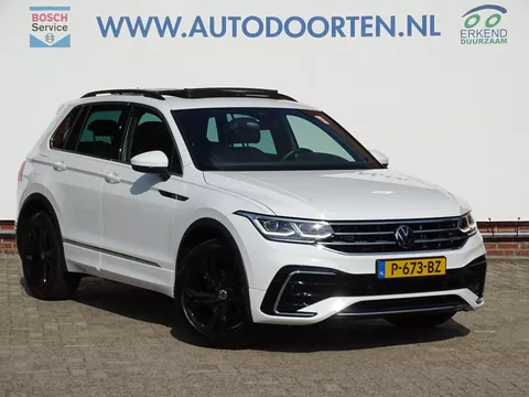 Volkswagen Tiguan 1.5 TSI R-Line|Pano|Trekhaak|Camera|Adaptive